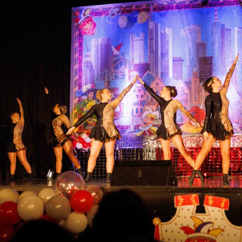 Schelmengarde - Goldies mit ihrem Marschtanz